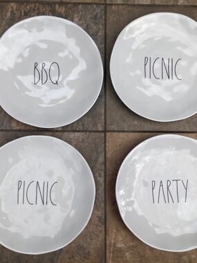Rae Dunn melamine set of 4 dining plates